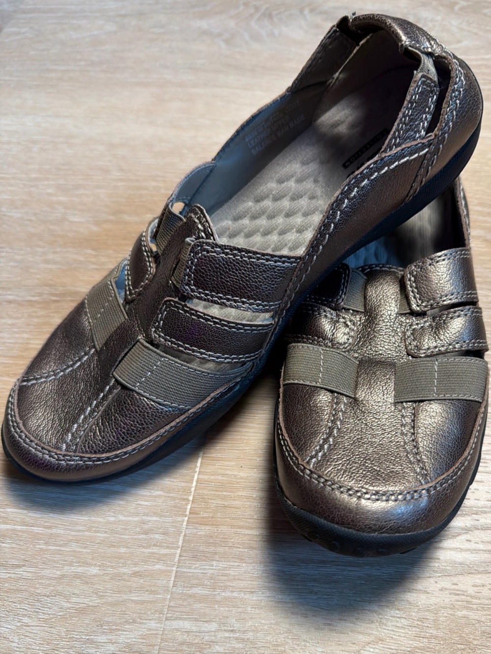 Clarks Haley Stork Pewter Metallic Leather Slip On Comfort Flats Shoes Size 9M